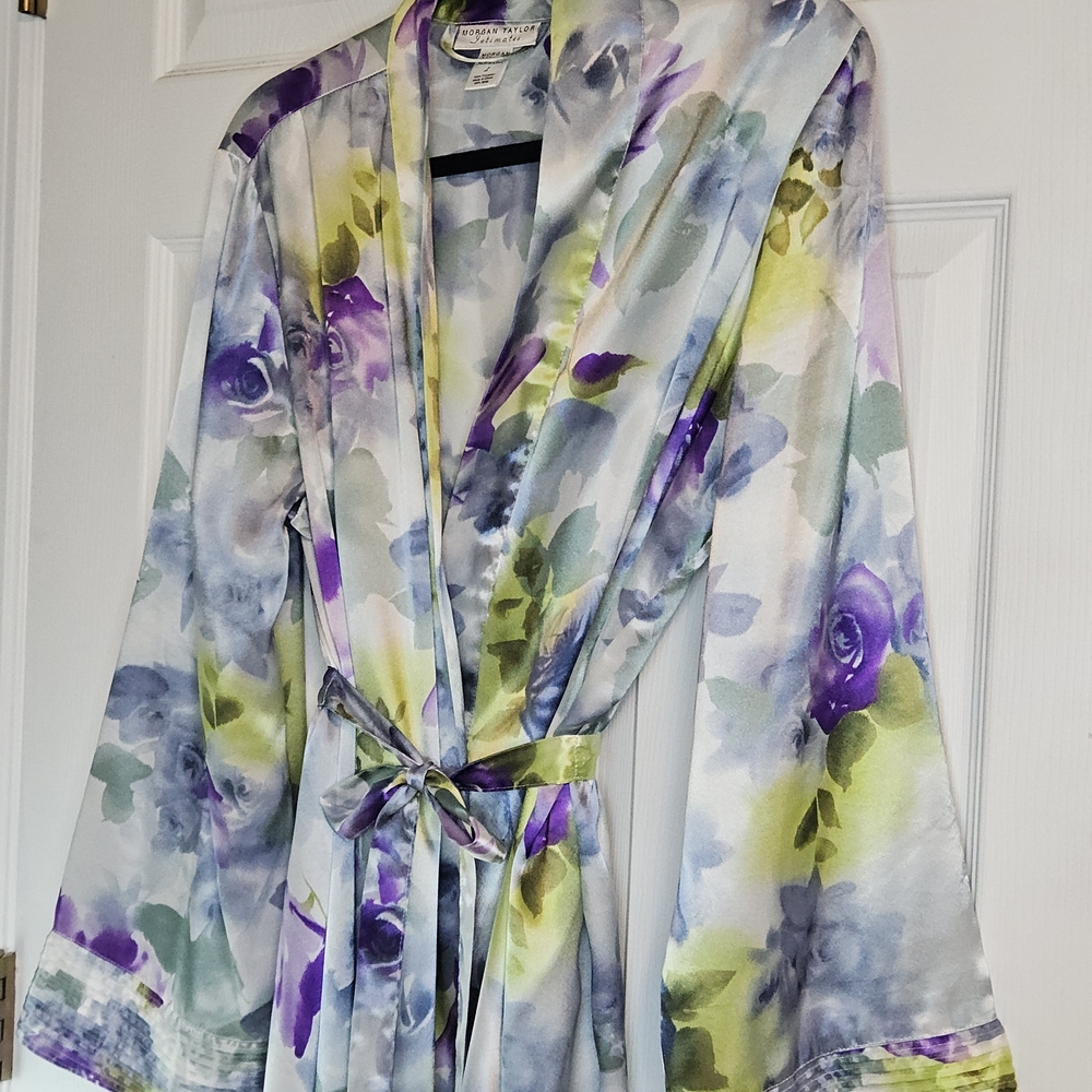 Morgan Taylor Intimates Floral Robe - Purple and Green - Picture 5 of 13